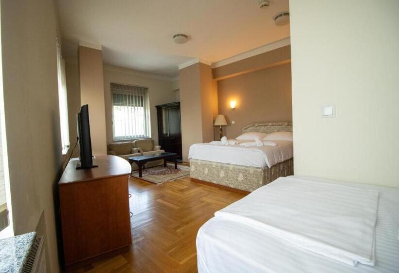 اتاق خانوادگی با سرویس بهداشتی مشترک, Home Story Sarajevo, Vogošća
