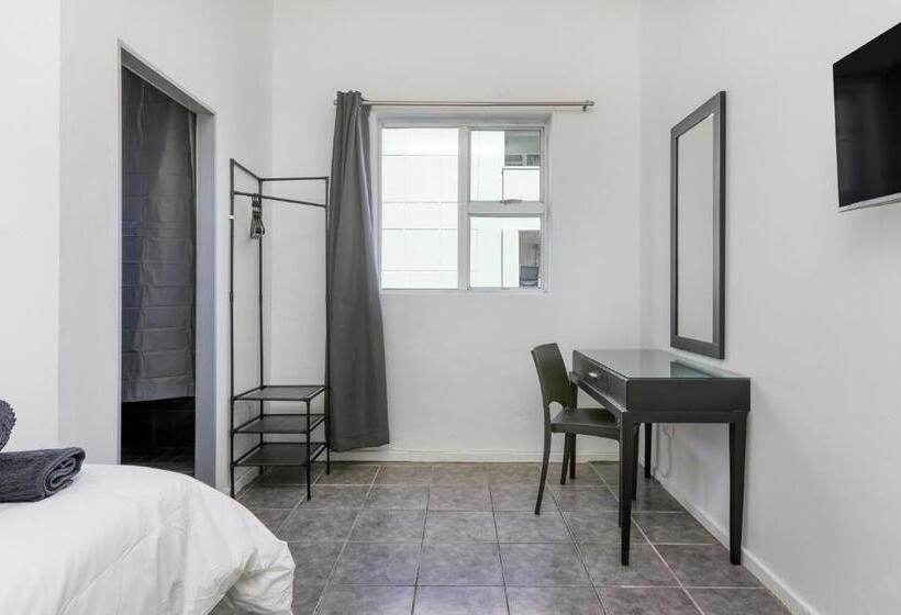 Номер Стандарт, Inn & Out Express Sea Point