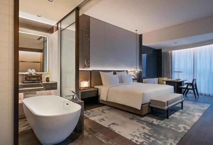 Номер Deluxe Кровать Кинг Вид на Город, Pullman Quanzhou Shuitou