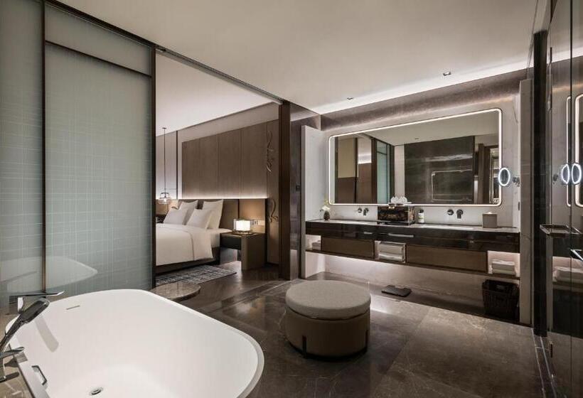 Номер Deluxe Кровать Кинг Вид на Город, Pullman Quanzhou Shuitou