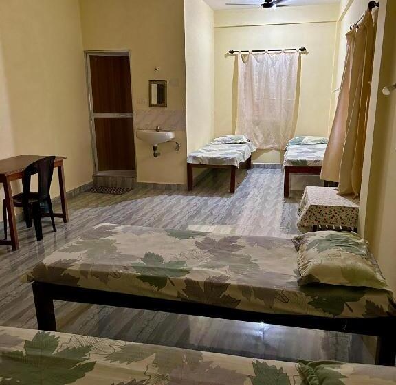اتاق استاندارد چهار تخته, Anjunapalms Guesthouse