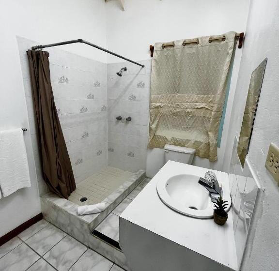 اتاق استاندارد, E.w.b. Properties