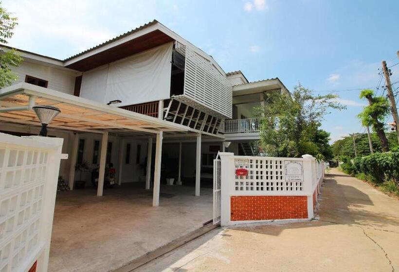 اتاق استاندارد, Room In Guest Room   Baan Khunphiphit Homestay