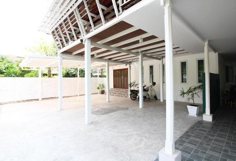 اتاق استاندارد, Room In Guest Room   Baan Khunphiphit Homestay