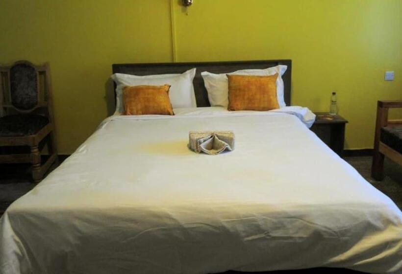 استودیو استاندارد با تراس, Der Stern Riverside, Nanyuki