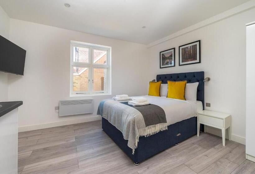 Студия Стандарт, Richmond By Capital