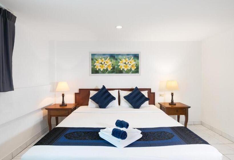 디럭스 룸 킹사이즈 침대, Bevans Place Karon