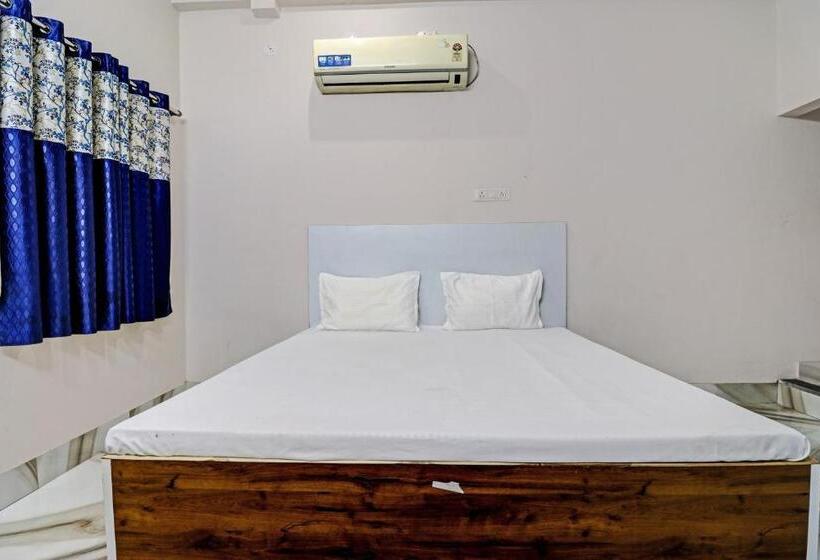 اتاق کلاسیک سه تخته, Spot On Hotel Ayush