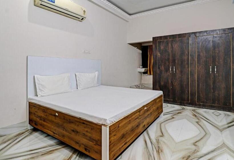 اتاق کلاسیک سه تخته, Spot On Hotel Ayush