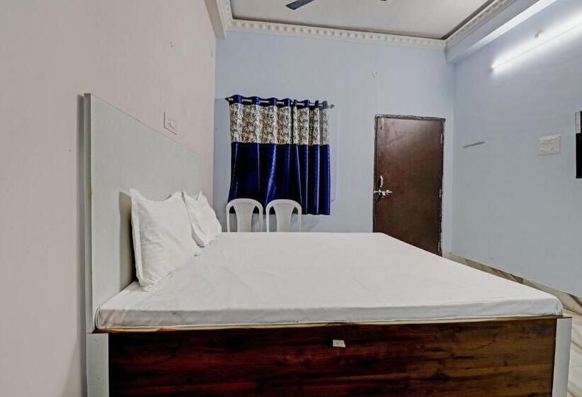 اتاق کلاسیک سه تخته, Spot On Hotel Ayush