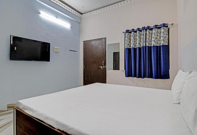 اتاق کلاسیک سه تخته, Spot On Hotel Ayush