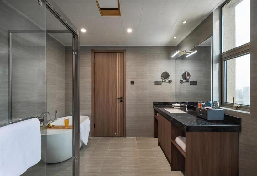 Люкс Deluxe 2 Спальни, Citadines Zhengda Mall Hefei