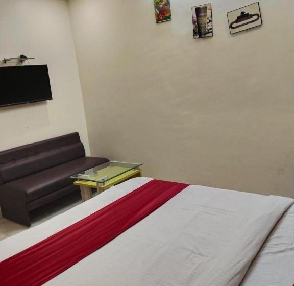 اتاق کلاسیک سه تخته, Collection O 80999e Hotel Stay
