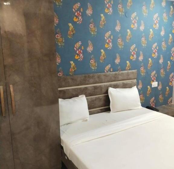 اتاق کلاسیک سه تخته, Collection O 80999e Hotel Stay