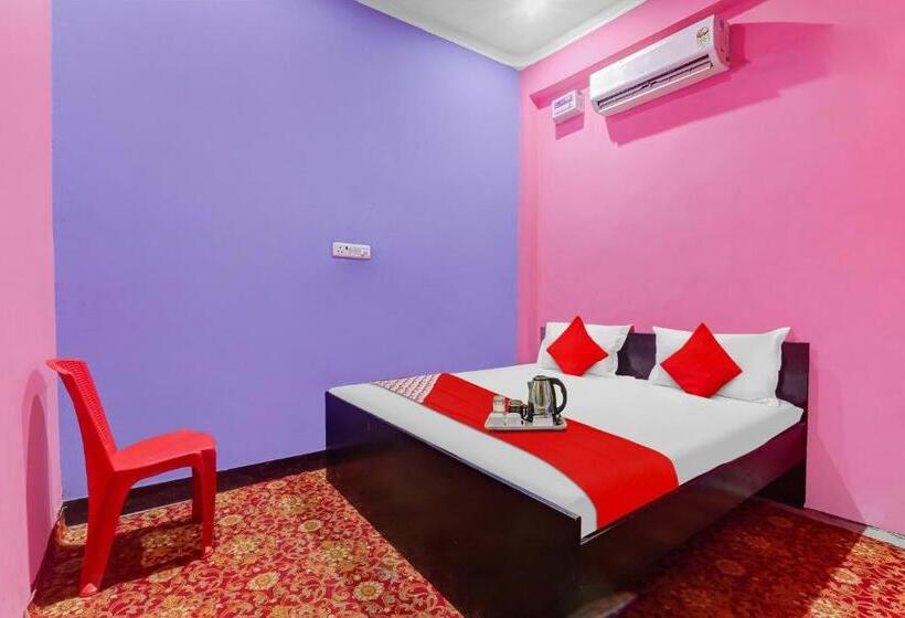 חדר קלאסי לשלושה, New Rajdhani Dhaba Palace
