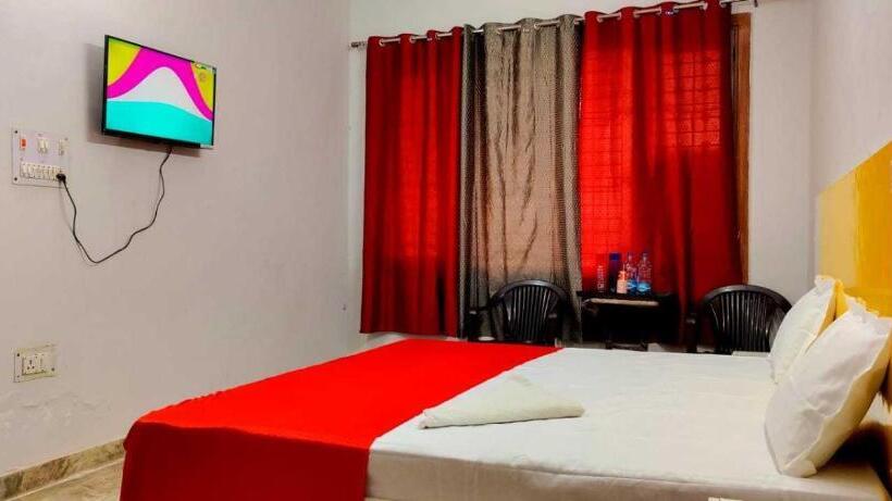 Трехместный Номер Классика, Oyo Hotel Galaxy