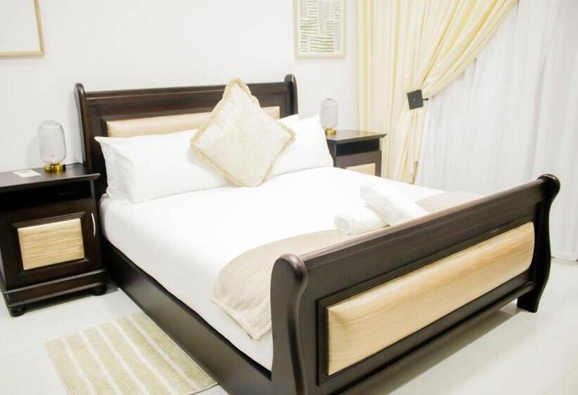 اتاق استاندارد با چشم‌انداز استخر, Pitikwe Hill Guesthouse