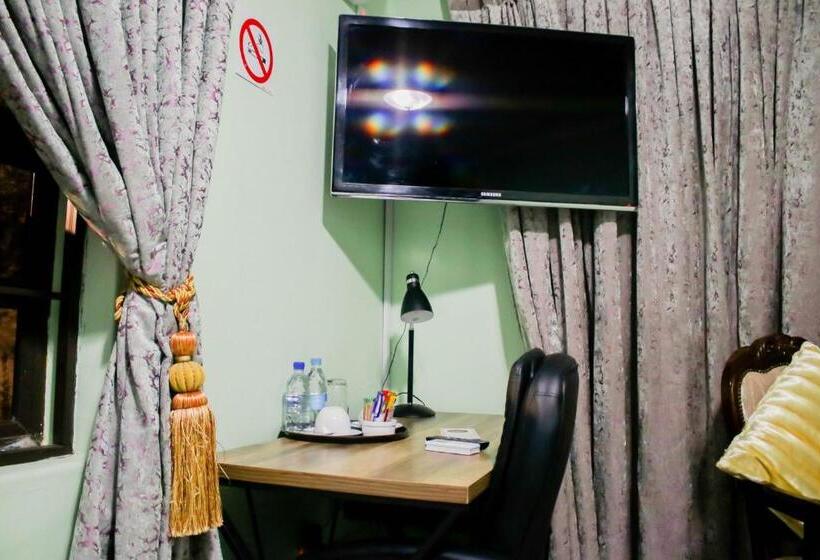 اتاق لوکس, Pitikwe Hill Guesthouse