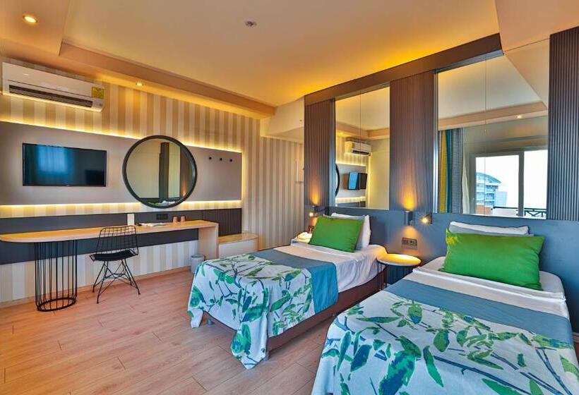 패밀리 룸, Eos Beach Resort