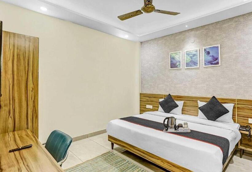 Quarto Triplo Clássico, Townhouse 816 Diamond Tree Near Dilshad Garden Metro Station