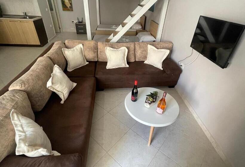 استودیو خانوادگی, Lungomare Studio Apartment
