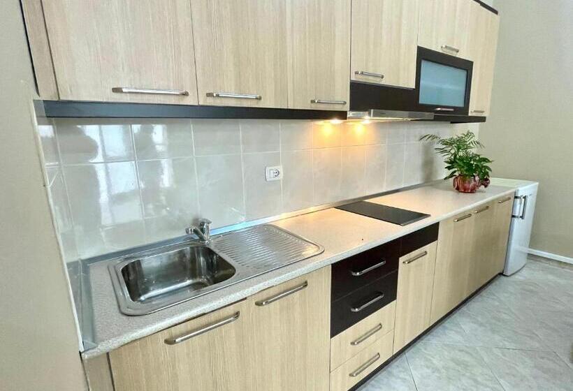 استودیو خانوادگی, Lungomare Studio Apartment