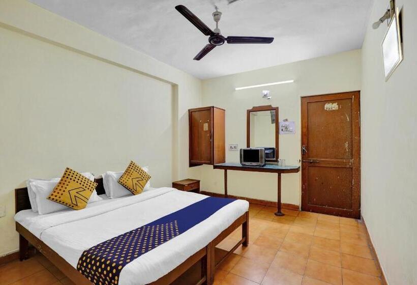 Трехместный Номер Классика, Spot On Hotel Krishna