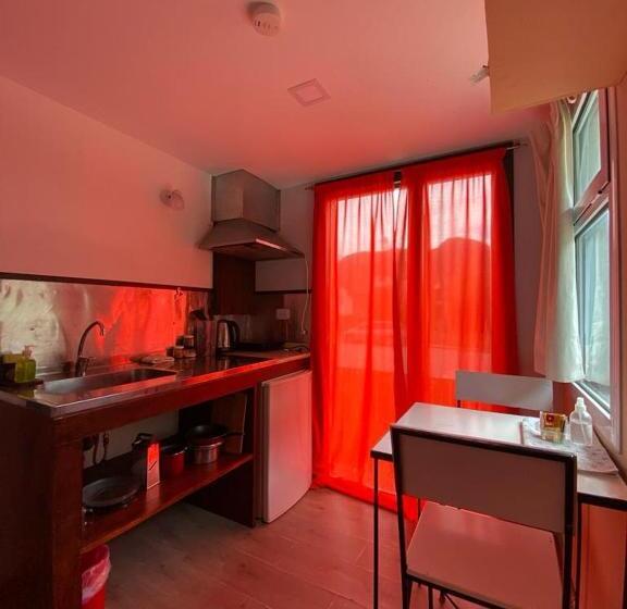 کلبه ییلاقی, Hostel El Paredon