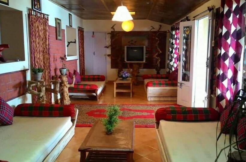 سوییت با چشمانداز کوه, Kodai Heaven