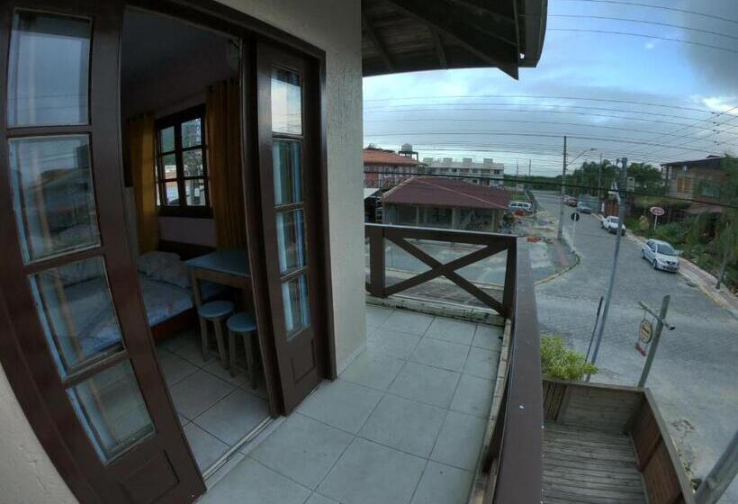 سوییت اجرایی, Complexo Desenferruja Uma Quadra Praia Da Ferrugem