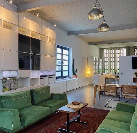 اتاق استاندارد, Comenstay Brussels