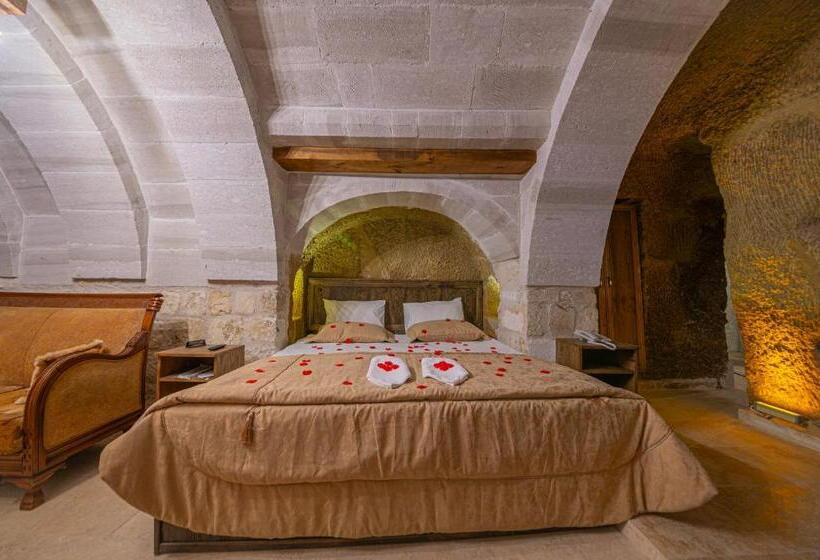 Полулюкс с Бассейном, Belenus Cave House