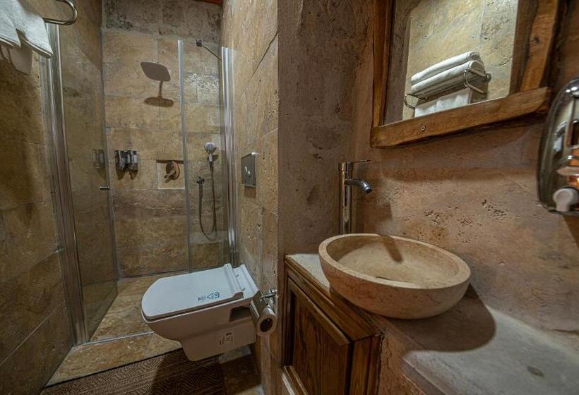 Номер Стандарт, Belenus Cave House