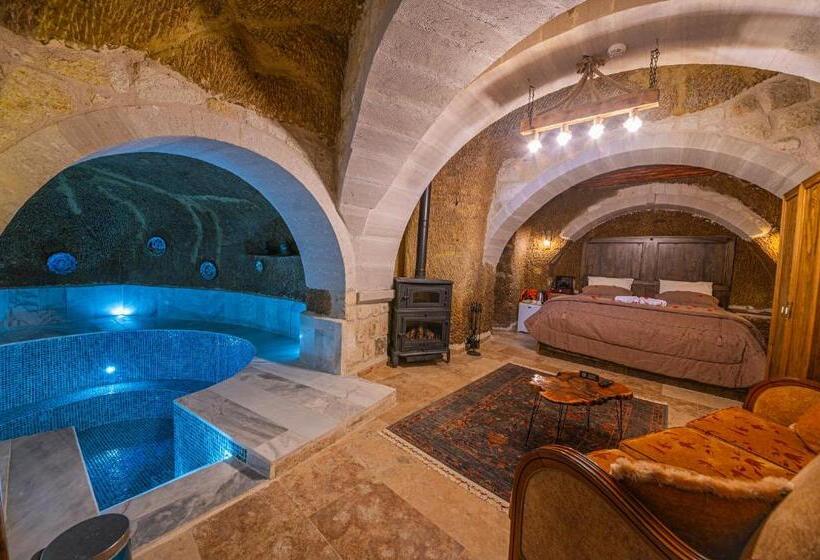 Люкс с Бассейном, Belenus Cave House
