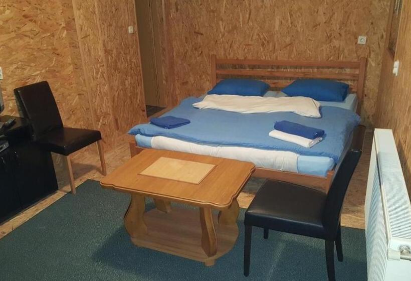 استودیوی استاندارد, Morehead Guesthouse Vlasic