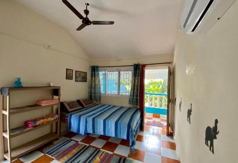 Номер Стандарт с Балконом, Ff Space, Beach Property Only For Shanti Yoga People, Mandremarambol Beach