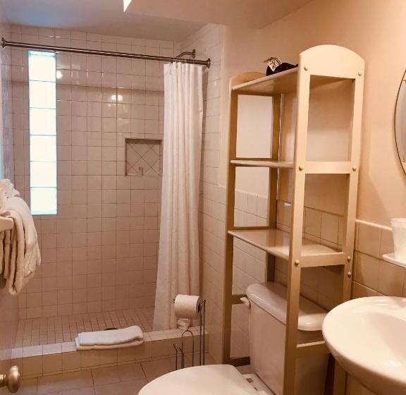 דירת חדר, El Patio Motel