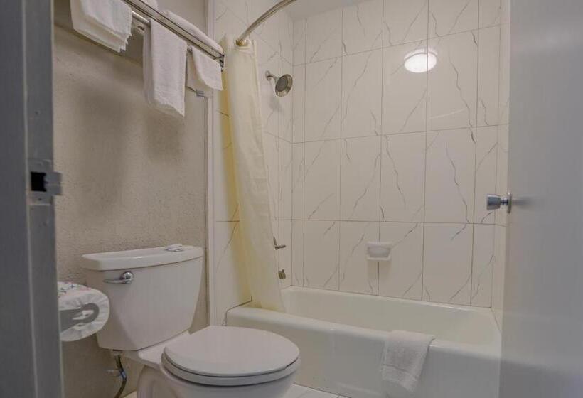 Номер Стандарт 2 Двуспальные Кровати, Executive Inn Locust Grove