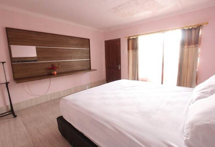 Номер Стандарт, Oyo Life 93284 Kos Cendana Raya