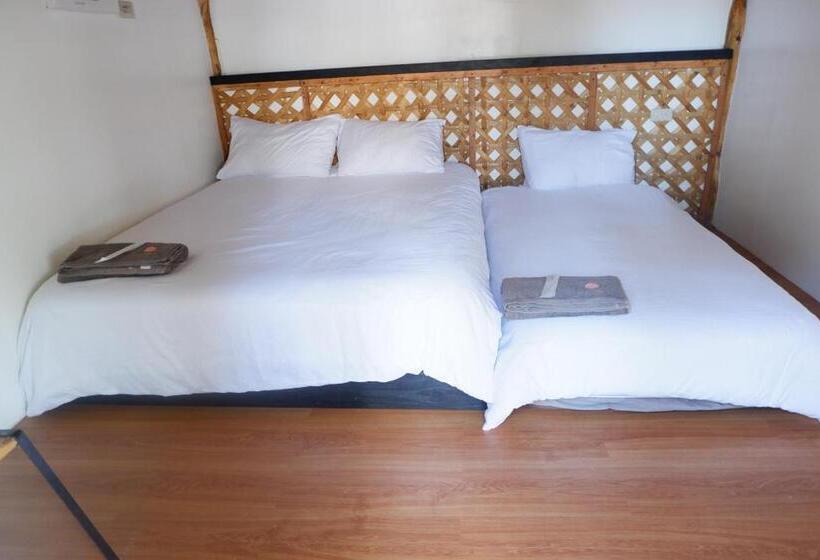 Семейный Номер Совместный Санузел, Leonora Beach Resort And Recreation