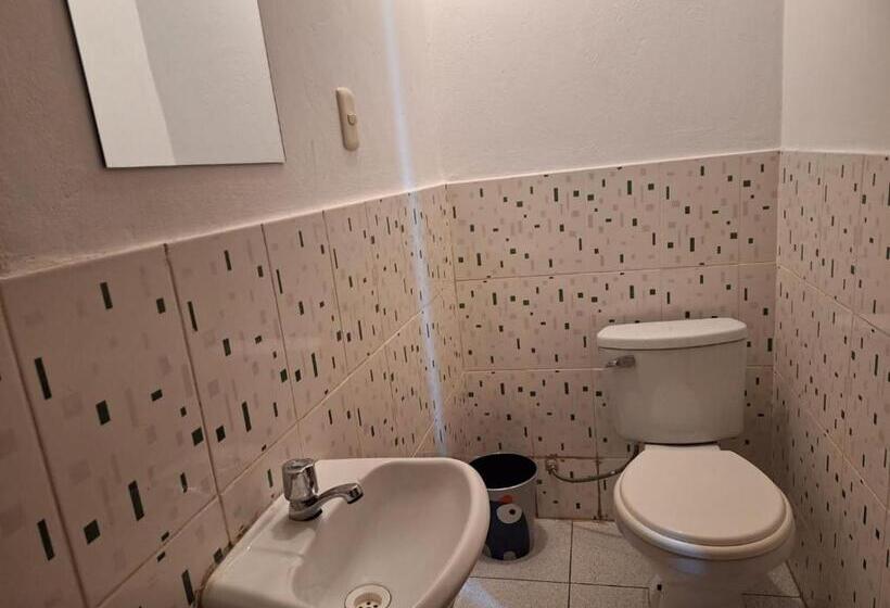 تختخواب در اتاق مشترک, Montañero Hostel Ii