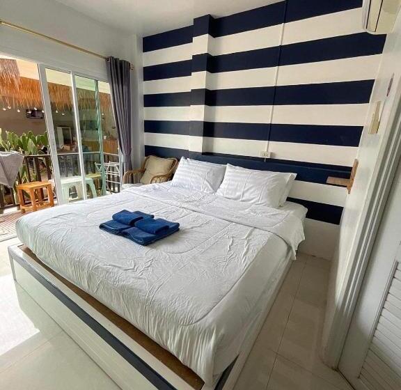 Standard Room King Size Bed, Baancaptainhook Pool Kohlarn
