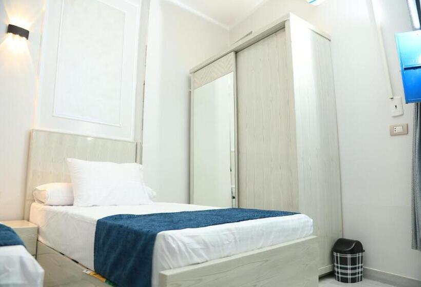 اتاق استاندارد سه نفره, Crystala Guest House