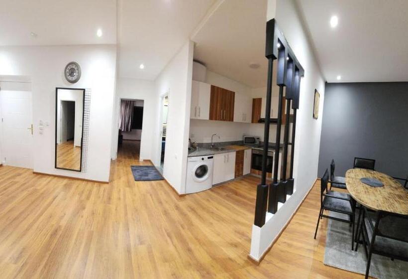 Apartamento 2 Dormitórios, Abm House
