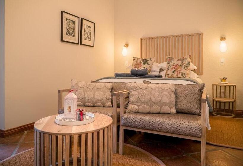 استودیوی لوکس, The Lofts @ Maple Square