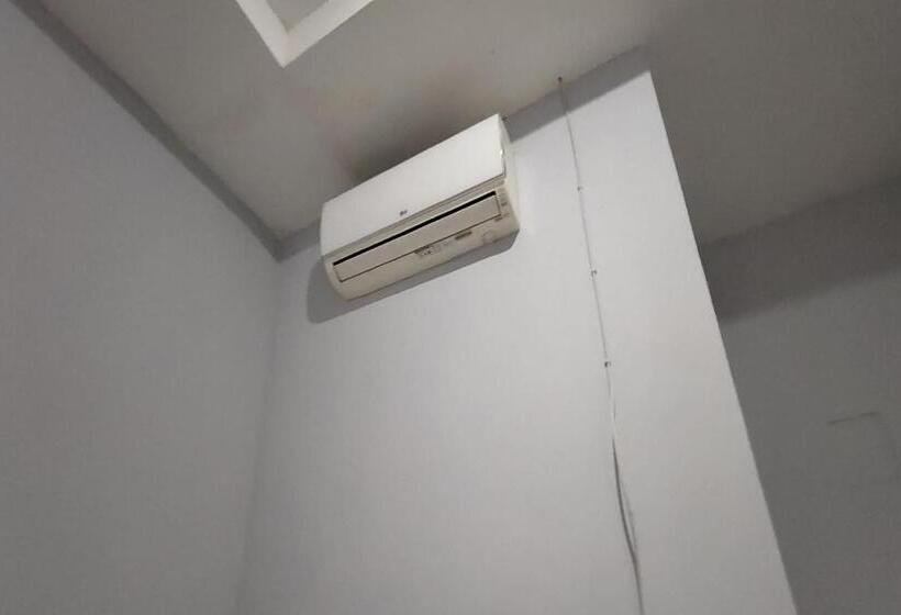 اتاق استاندارد, Oyo 93521 Wisma Flamboyan