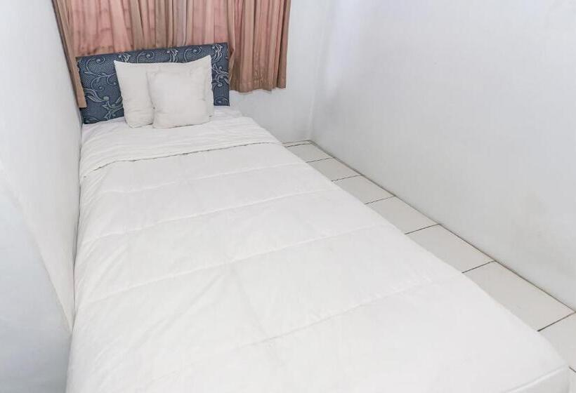Номер Superior Одноместный, Spot On 93515 Pulo Gebang Guest House