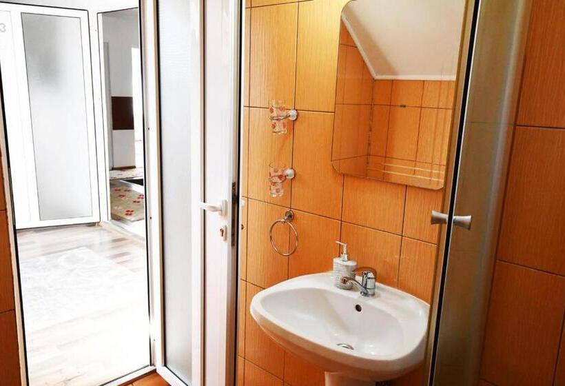 Номер Стандарт Трехместный, Casa ștefănuț