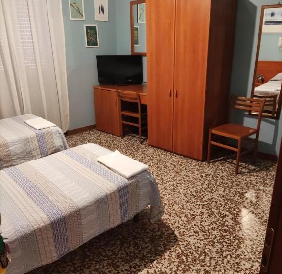 스탠다드 룸 공동 욕실, Hostal D Annunzio House