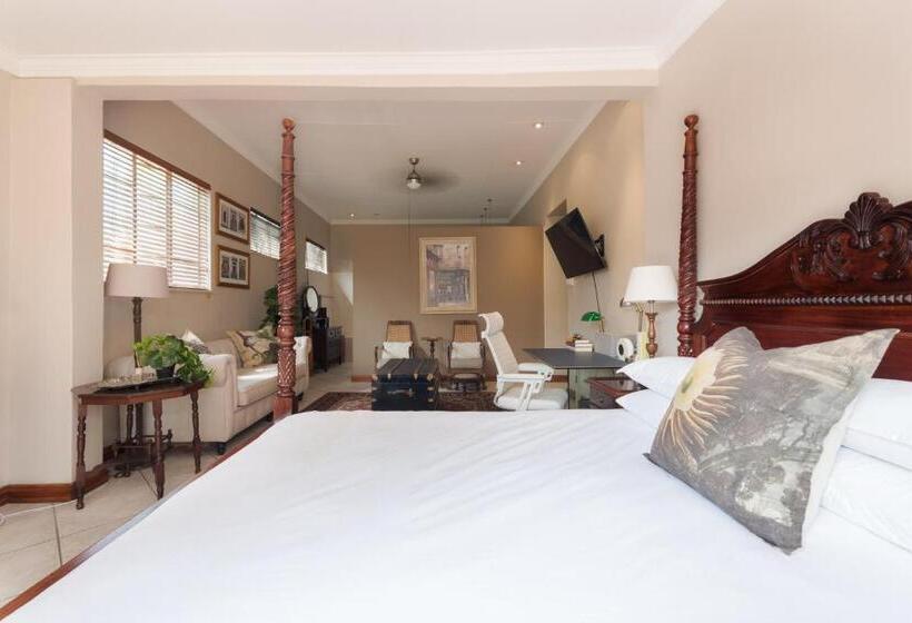 Deluxe Suite King Bed, House Falcon   Close To Zah